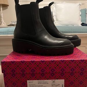 NIB! Tory Burch Leather Lug-sole Chelsea Boots in size 8!